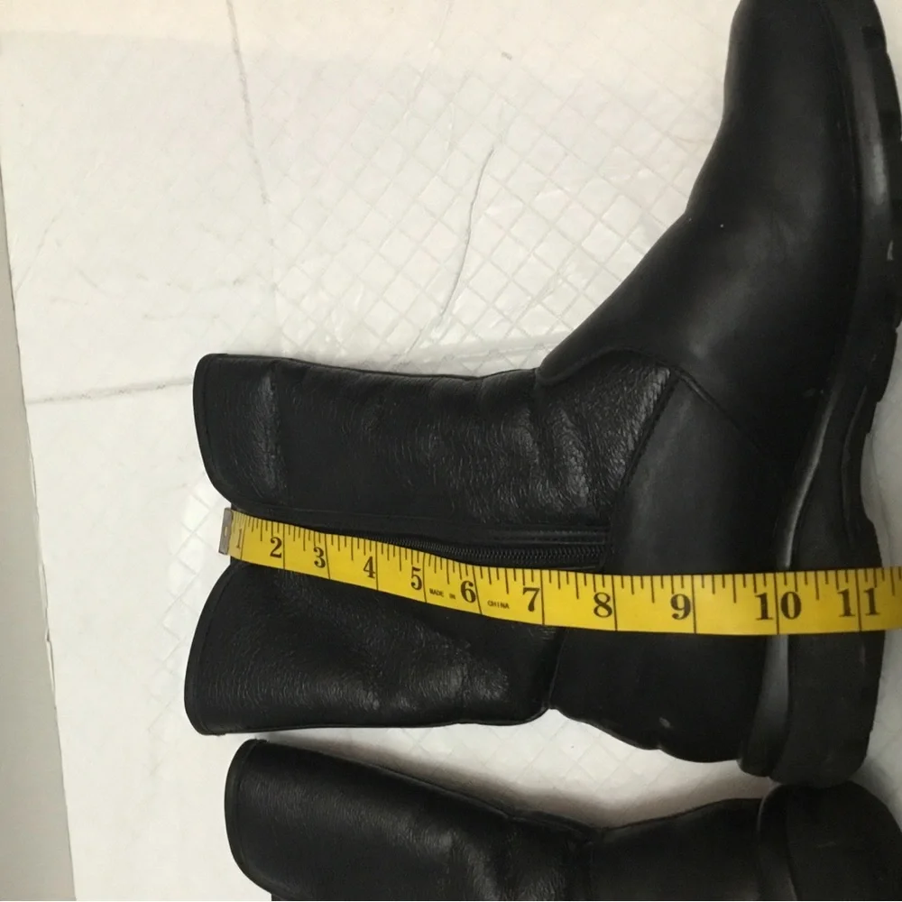 TOE WARMERS Black Leather Mid-Calf Boots
